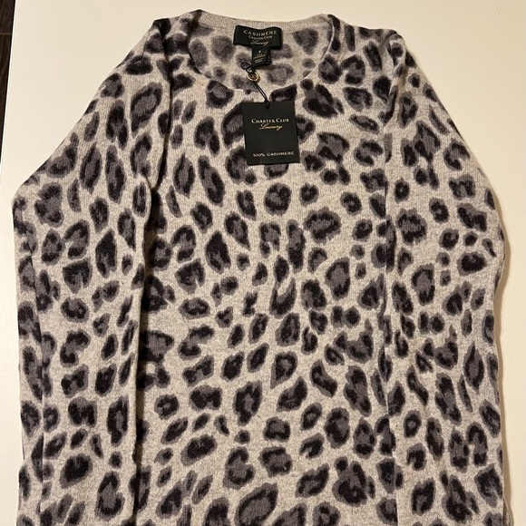 cashmere sweater covered in a cheetah print with crewneck. - Picture 5 of 8